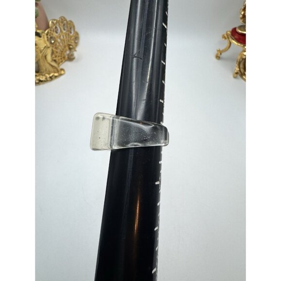 Vintage lucite ring Clear Square Solid Crystalline Ice Lucite 1970s Size 9 - Picture 6 of 12